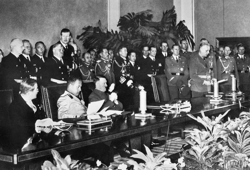 Adolf Hitler, Saburo Kurusu and Galeazzo Ciano at the signing of the Tripartita Act